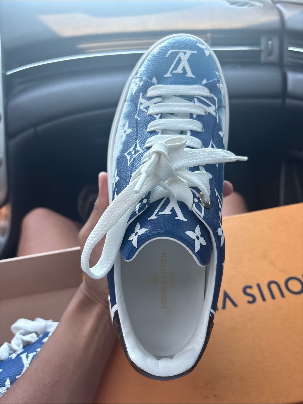 Louis Vuitton White and Blue Monogram Low-Top Sneaker - Picture 2 of 2